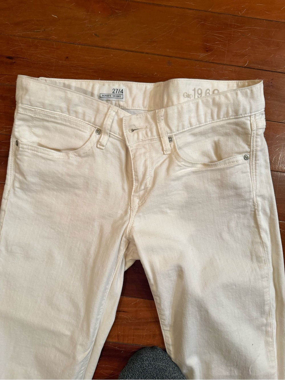 Gap 1969 Women's Off White Skinny Jeans